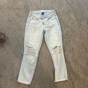 i’m selling a pair of light jeans from the brand Rewash Size 25 or 1